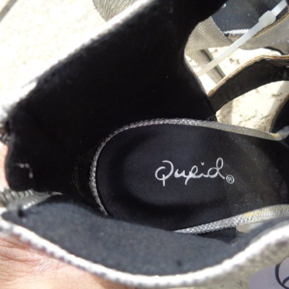 Qupid Iridescent platform  heels NWT - Picture 3 of 11